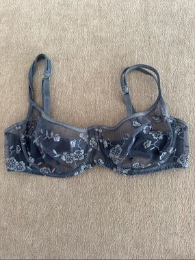 Victoria's Secret Sheer Floral Lace Underwire Bra in Slate Blue
